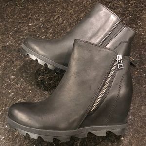 New Sorel Joan of Arctic Wedge II Zip Bootie Black